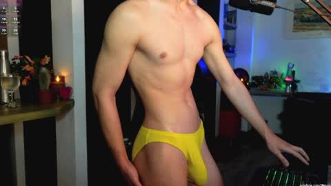   L e a n d e r   25OFF ON MY OF online show from April 2, 2:58 pm