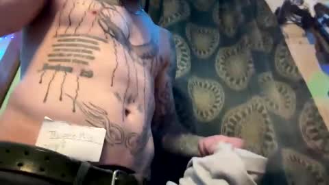 thuglife1095 online show from February 18, 9:20 pm