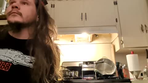 thunder8u42 online show from December 16, 12:56 pm