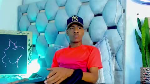 tiago_xxx_ online show from November 14, 2:26 am