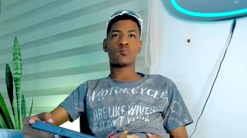 tiago_xxx_ online show from November 9, 11:53 pm