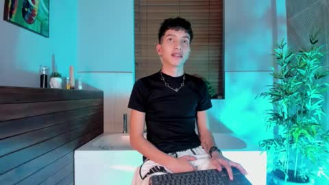 Tiam Muller online show from October 25, 4:25 am