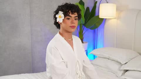 timmyshy online show from April 18, 11:04 pm