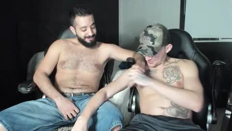 Snapshot of timothy_eliot chatting on October 23, 12:58 am wanna play bareback uncut colombian couple new twink bbk online show from October 23, 12:58 am