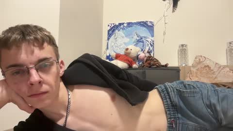 Snapshot of timveret chatting on December 12, 8:32 pm Wizard online show from December 12, 8:32 pm