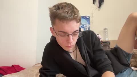 Snapshot of timveret chatting on December 8, 11:24 am Wizard online show from December 8, 11:24 am