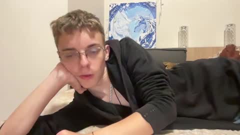 Snapshot of timveret chatting on December 9, 6:52 pm Wizard online show from December 9, 6:52 pm