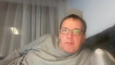 Tom online show from December 2, 3:59 pm