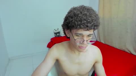 Tom Blue online show from September 18, 3:47 pm