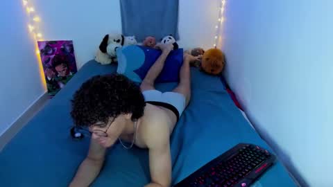 Tom Blue online show from March 20, 12:14 am