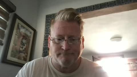 Snapshot of tomascausa chatting on February 7, 6:13 pm Hola online show from February 7, 6:13 pm