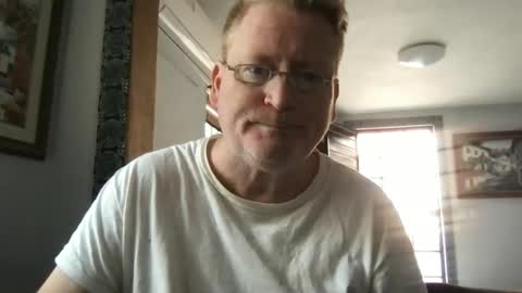 Snapshot of tomascausa chatting on January 8, 5:05 pm Hola online show from January 8, 5:05 pm