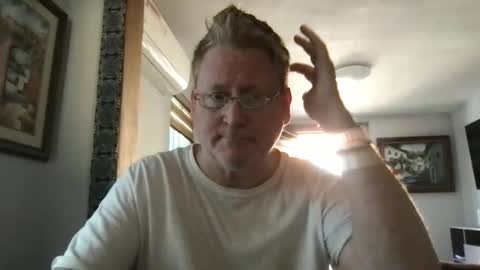 Snapshot of tomascausa chatting on January 24, 5:32 pm Hola online show from January 24, 5:32 pm