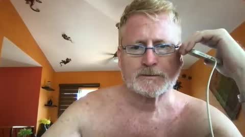 Snapshot of tomascausa chatting on September 24, 6:28 pm Hola online show from September 24, 6:28 pm