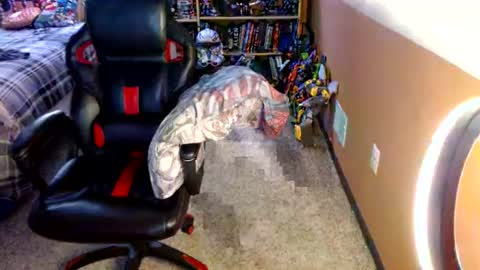 TomBomb13 online show from July 30, 5:56 pm