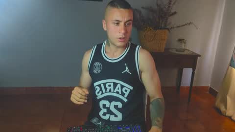 tomDavisXl online show from May 3, 9:50 pm