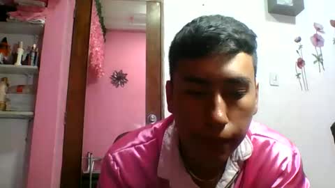 Snapshot of tomm_kors chatting on October 20, 3:54 am tomm online show from October 20, 3:54 am