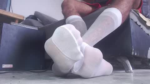   Thomas    online show from November 26, 3:59 pm