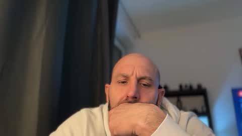 Thomas Fit online show from April 1, 6:49 pm