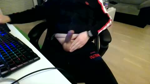 toncijukic online show from February 25, 10:07 pm