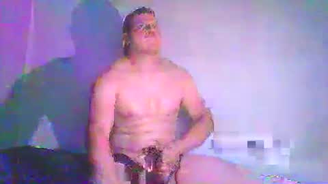 tonny54880 online show from December 7, 8:05 pm