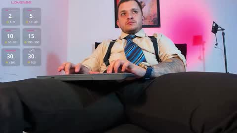 Snapshot of tonny_landri chatting on October 23, 5:11 am Tonny Landri online show from October 23, 5:11 am