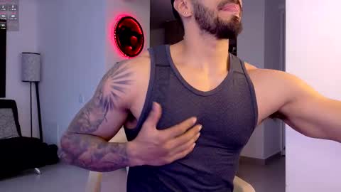 tony muscle1 online show from November 4, 10:33 pm