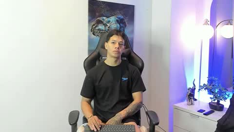 tony_petrov online show from November 2, 9:57 am