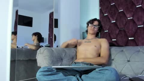 Tony Benedetti online show from March 5, 9:22 pm