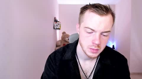 Snapshot of toohornyserj chatting on February 19, 10:09 pm toohornyserj online show from February 19, 10:09 pm