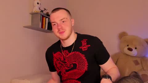 Snapshot of toohornyserj chatting on December 3, 8:50 pm toohornyserj online show from December 3, 8:50 pm