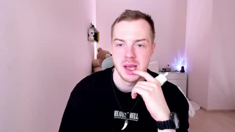 Snapshot of toohornyserj chatting on February 17, 9:30 pm toohornyserj online show from February 17, 9:30 pm