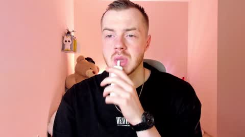 Snapshot of toohornyserj chatting on January 17, 9:21 pm toohornyserj online show from January 17, 9:21 pm