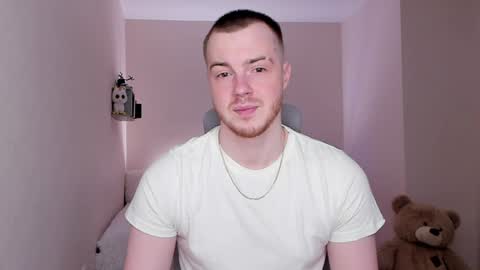 Snapshot of toohornyserj chatting on December 22, 8:36 pm toohornyserj online show from December 22, 8:36 pm