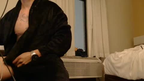 Snapshot of toomuchsmoke chatting on January 18, 5:47 am toomuchsmoke online show from January 18, 5:47 am