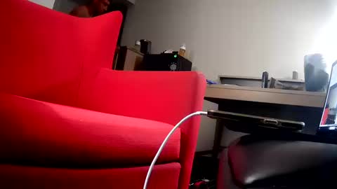 Snapshot of toomuchsmoke chatting on October 12, 1:10 am toomuchsmoke online show from October 12, 1:10 am