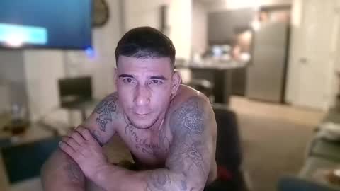 Snapshot of toomuchsmoke chatting on February 16, 9:26 am toomuchsmoke online show from February 16, 9:26 am