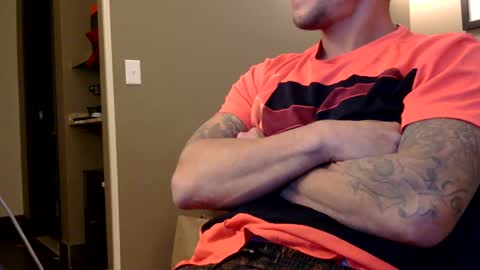 Snapshot of toomuchsmoke chatting on January 11, 7:39 am toomuchsmoke online show from January 11, 7:39 am