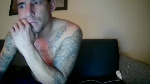 Snapshot of toomuchsmoke chatting on March 7, 10:56 am toomuchsmoke online show from March 7, 10:56 am