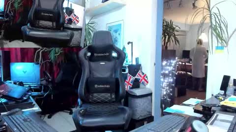 topalphaboss online show from October 28, 4:15 am