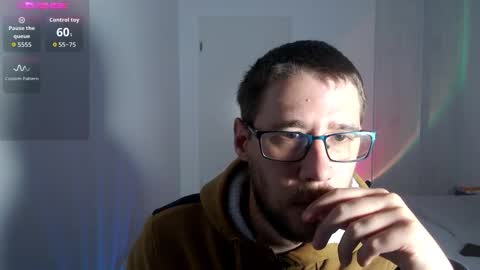 Snapshot of totoclown chatting on October 8, 8:51 am Thomas online show from October 8, 8:51 am