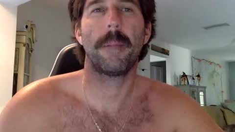 TravisKenn online show from October 18, 8:36 pm