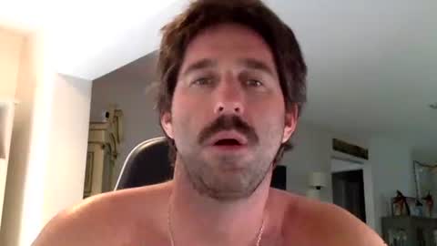 TravisKenn online show from September 29, 6:48 pm