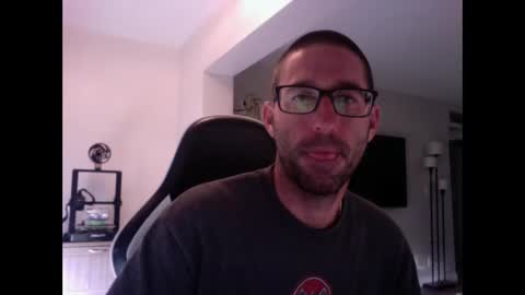 TravisKenn online show from March 6, 1:03 pm