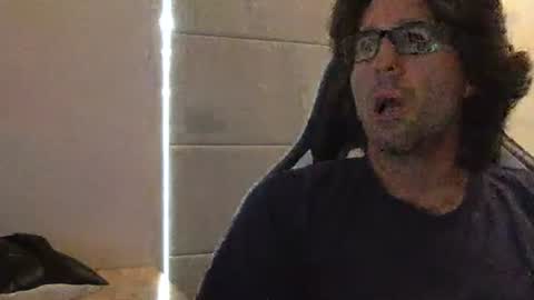 TravisKenn online show from March 31, 11:34 am