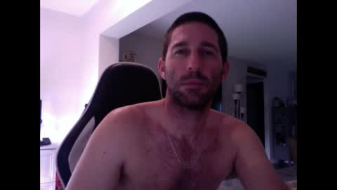 TravisKenn online show from February 25, 1:28 pm