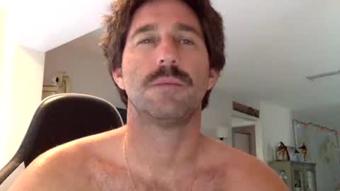 TravisKenn online show from September 28, 1:09 pm