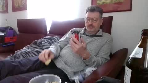 trebgeis1 online show from March 22, 11:59 am