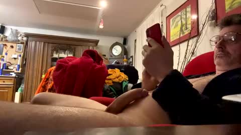 Snapshot of trebgeis1 chatting on February 25, 5:41 am trebgeis1 online show from February 25, 5:41 am