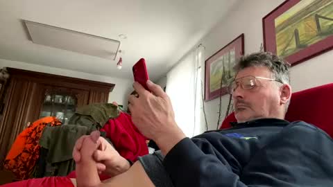 Snapshot of trebgeis1 chatting on February 24, 3:31 pm trebgeis1 online show from February 24, 3:31 pm